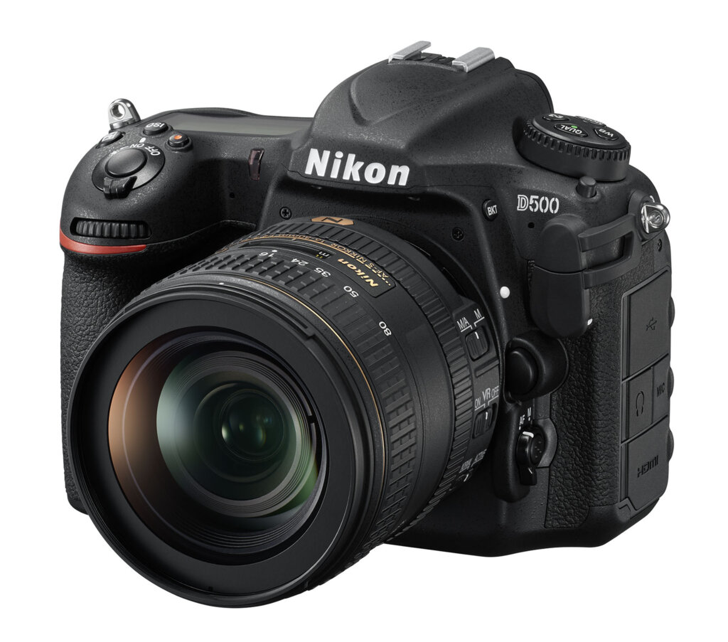 Nikon D500_16_80E_front34l