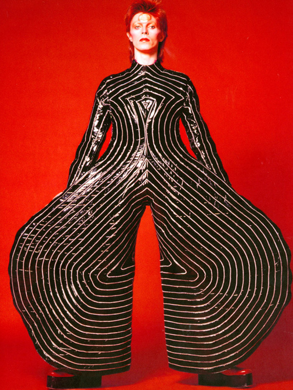 1-striped-bodysuit-for-aladdin-sane-tour-1973-design-by-kansai-yamamoto-photograph-by-masayoshi-sukita-sukita-the-david_-bowie_archive_20121-1