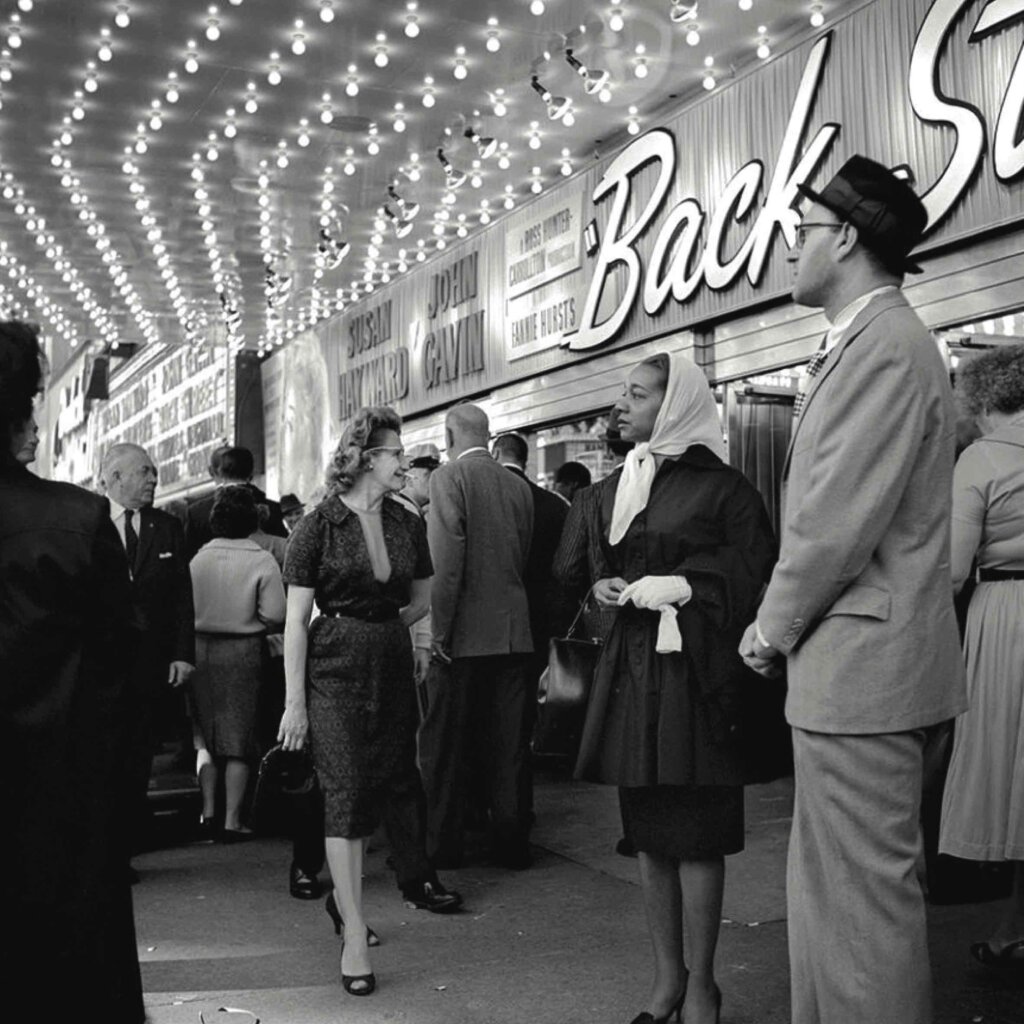 Vivian Maier, At the Balaban & Katz United Artists Theatre, Chicago, IL, 1961. ©Vivian Maier/Maloof Collection, Courtesy Howard Greenberg Gallery, New York.