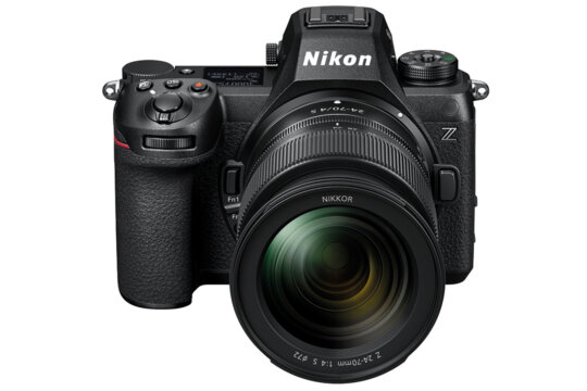 Nikon Z 6III vista di fronte