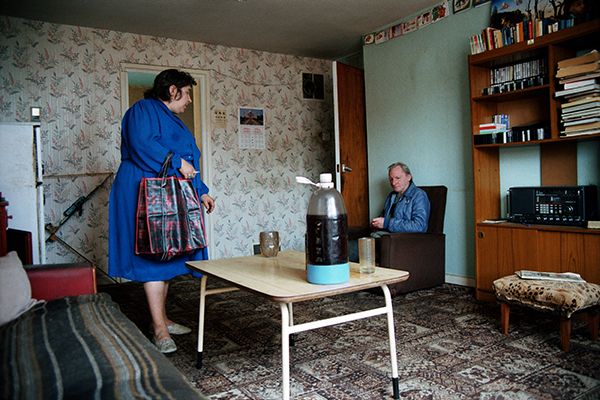 Richard Billingham, Untitled from the series Ray’s a Laugh, 1994-1995 © Richard Billingham