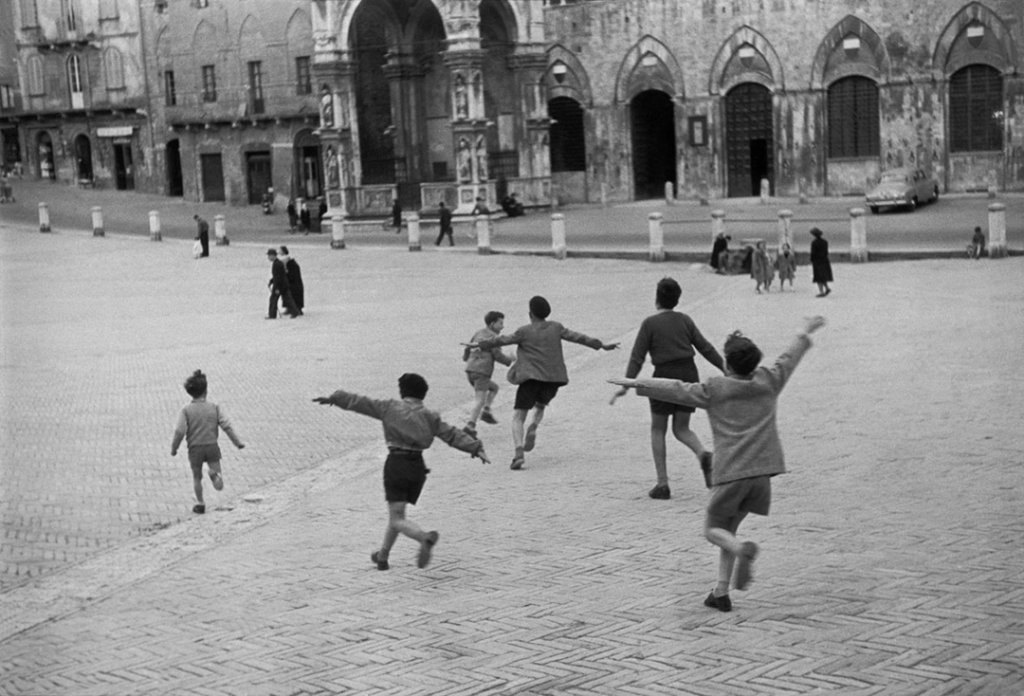 Henri Cartier-Bresson, Siena, 1953.
 © Fondation Henri Cartier-Bresson / Magnum Photos.