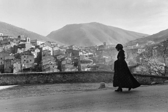 Henri Cartier-Bresson, L'Aquila, 1951. © Fondation Henri Cartier-Bresson / Magnum Photos.